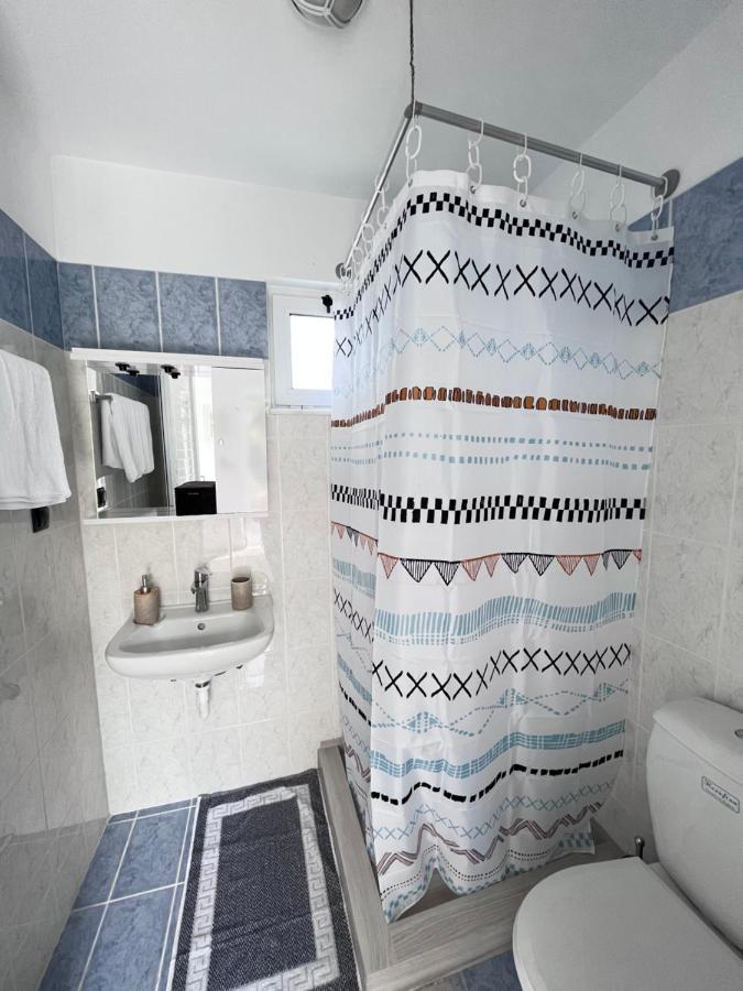 Kosaris Cottage Ziparion Luaran gambar