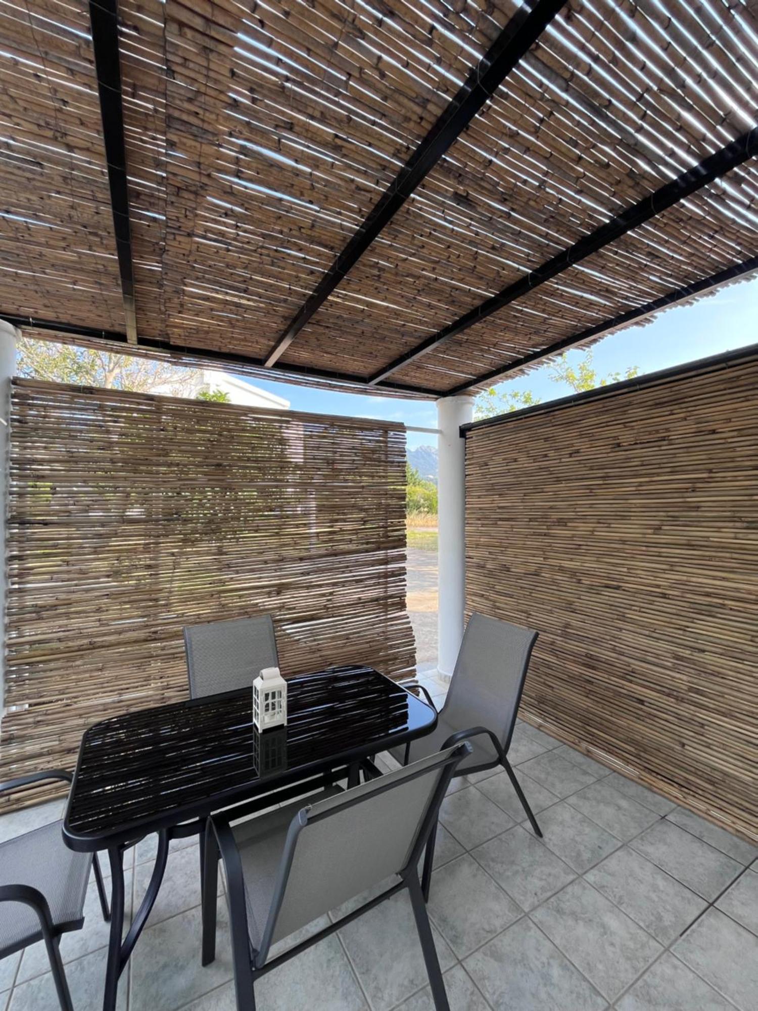 Kosaris Cottage Ziparion Luaran gambar