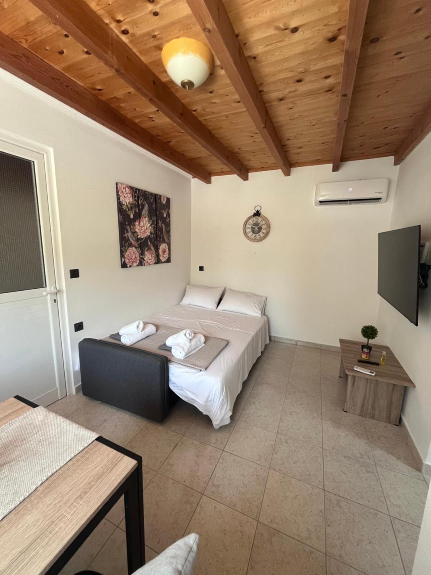 Kosaris Cottage Ziparion Luaran gambar